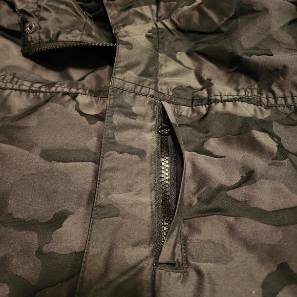 Vintage INC International Men's Black Camouflage Jacket - Picture 6 of 7